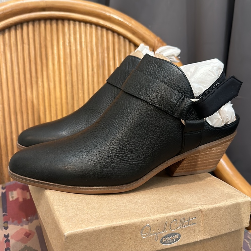 NWT Dr. Scholl’s Love Child Black Heeled Leather Bootie Size 8